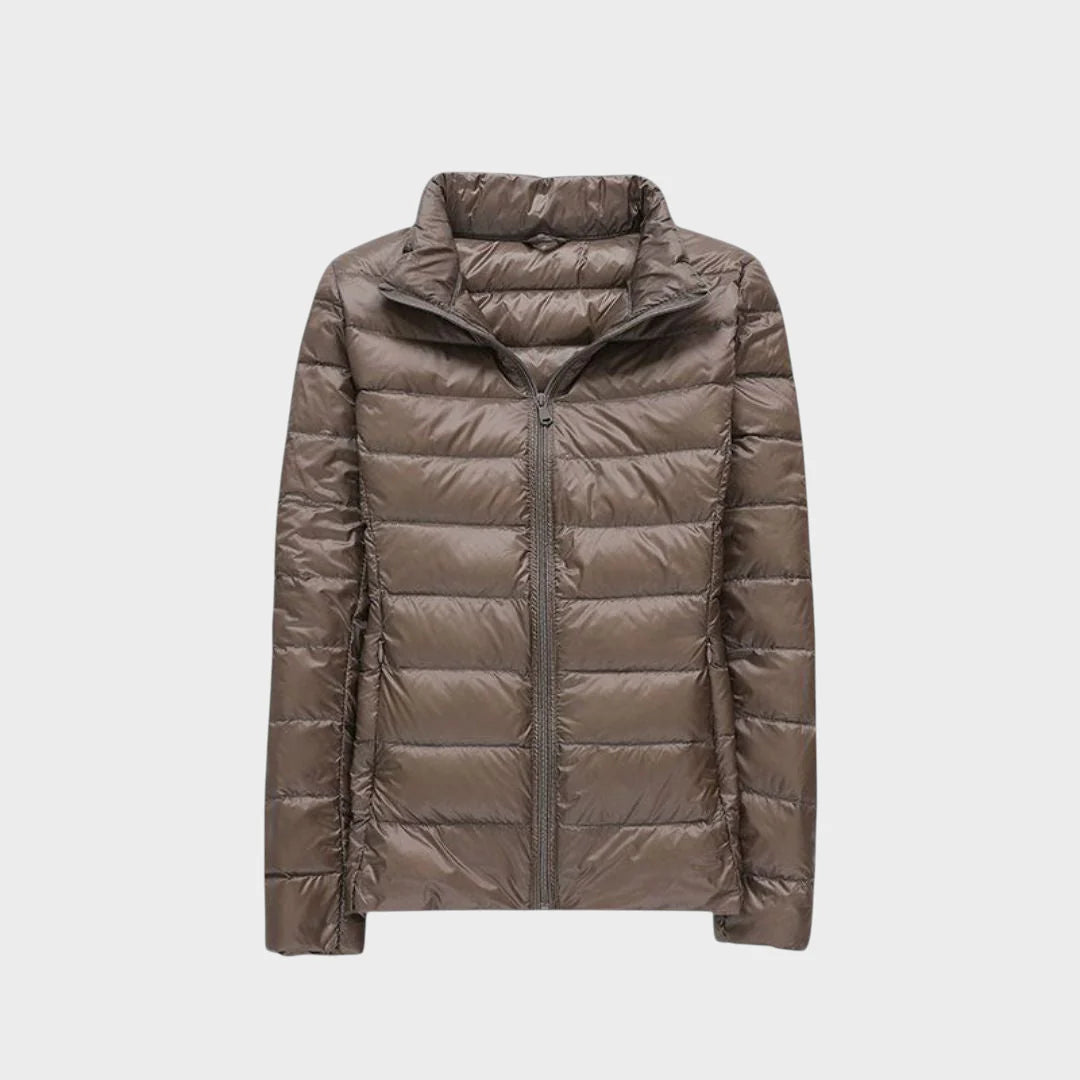 Ela - Uus ultra-kerge jakka valgete pardi sulgedega