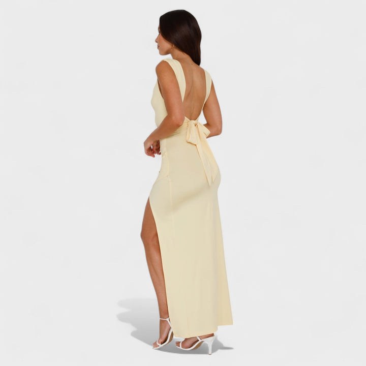 Constança - Elegant long dress with an open back