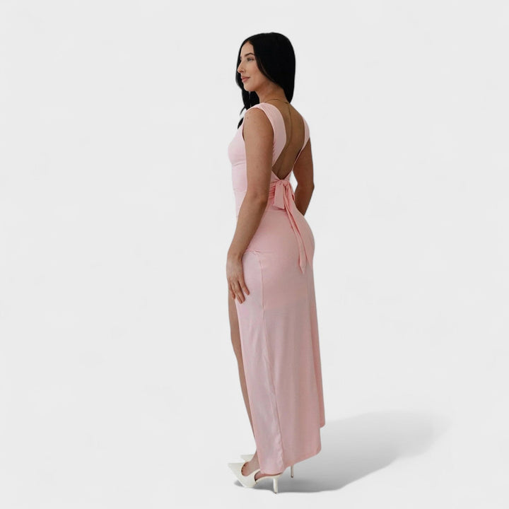 Constança - Elegant long dress with an open back