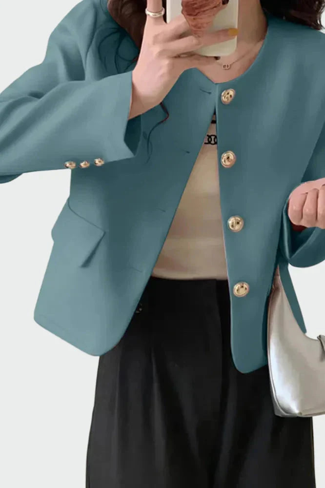 Elegantne bleiser kaasaegses disainis