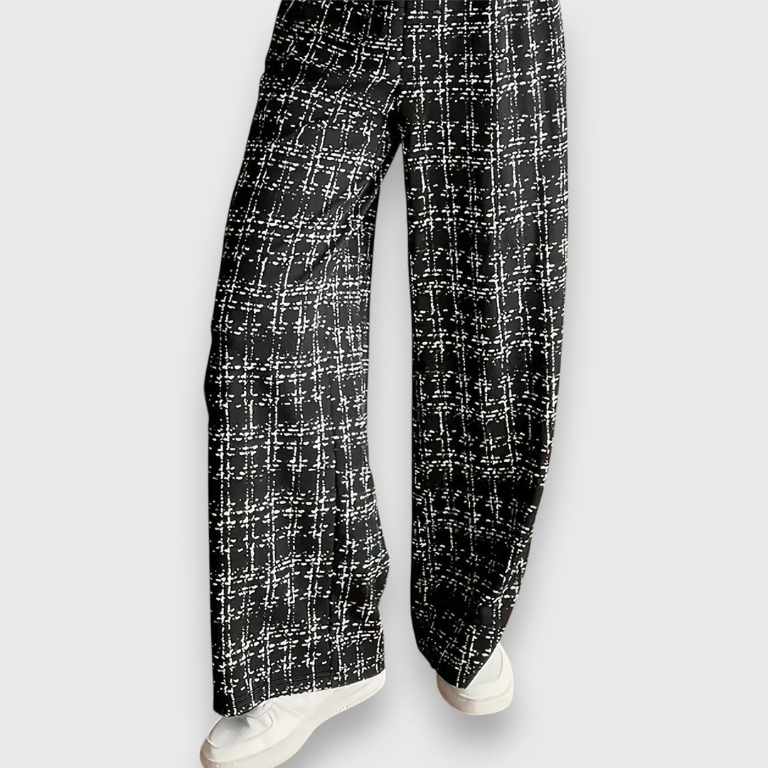 V-kaelusega komplekt koos ühilduvate püksidega