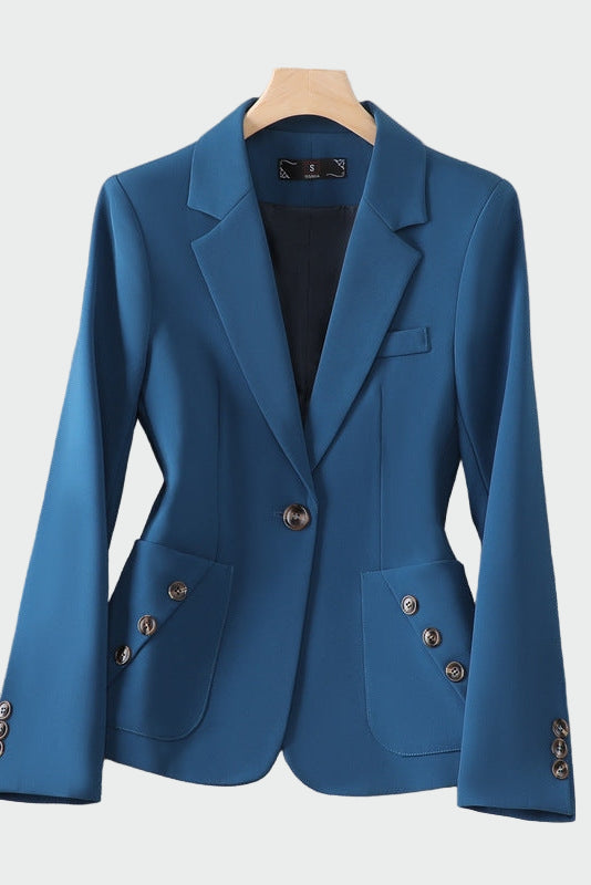 Elegantne bleiser meelitavas siluetis