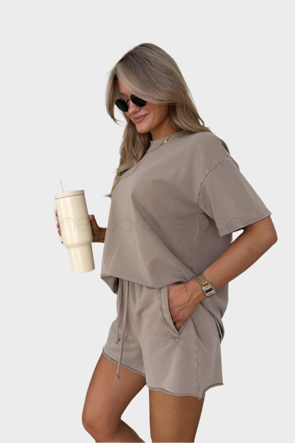 Igapäevane komplekt: T-särk ja joggerid