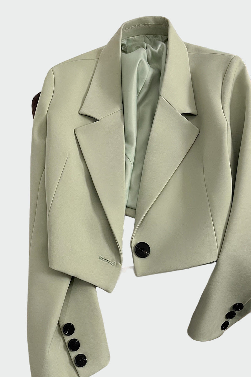 Rafineeritud jakk elegantse lõikega