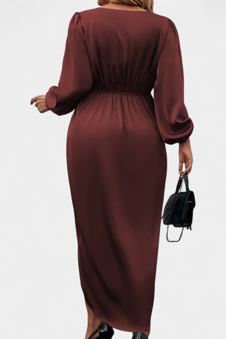 Giada - Elegant Long Dress with V-Neck and Side Slit