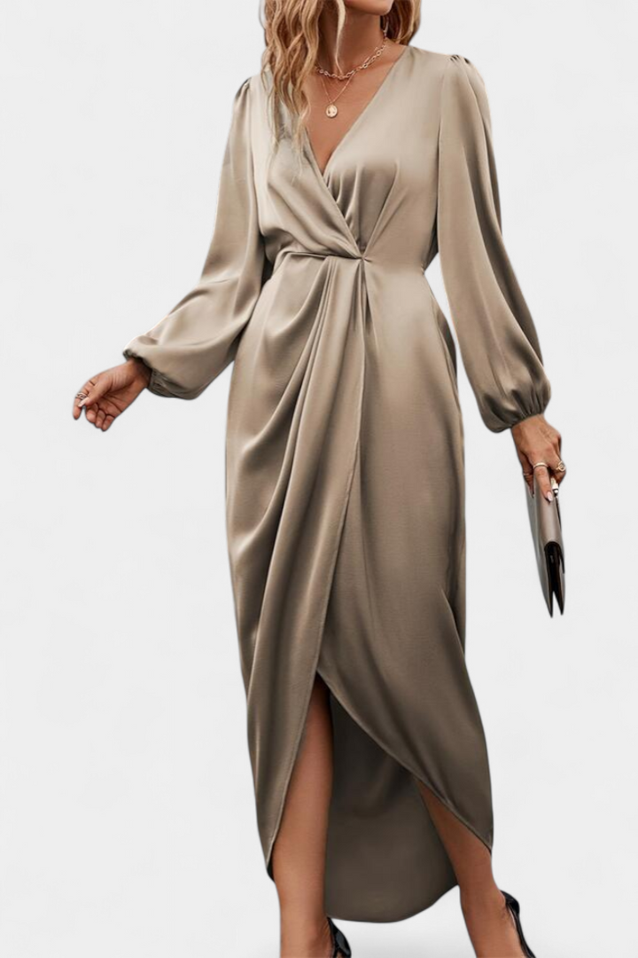 Giada - Elegant Long Dress with V-Neck and Side Slit