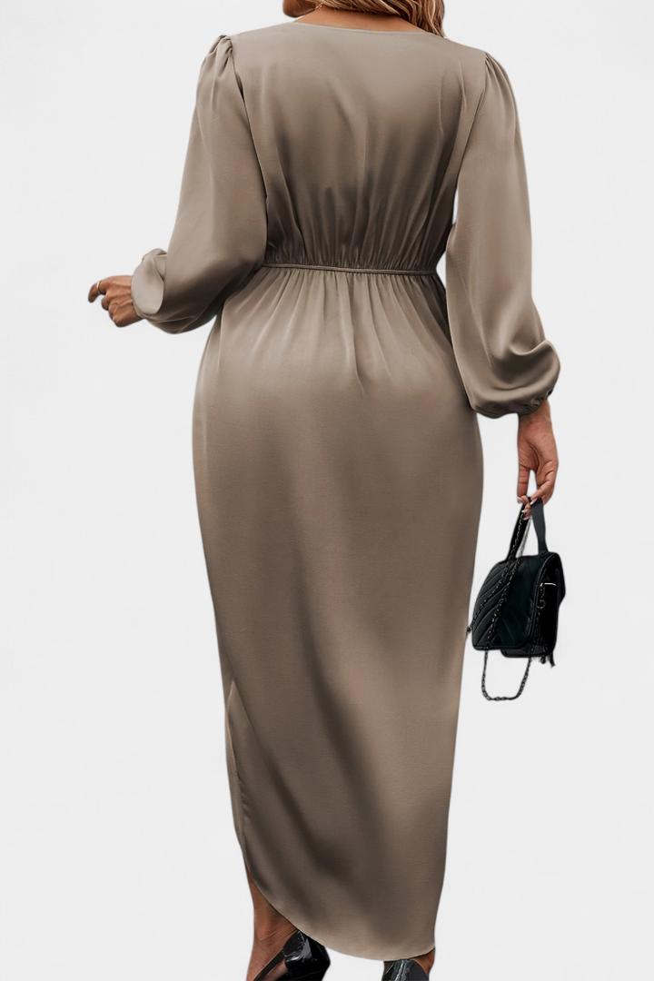 Giada - Elegant Long Dress with V-Neck and Side Slit